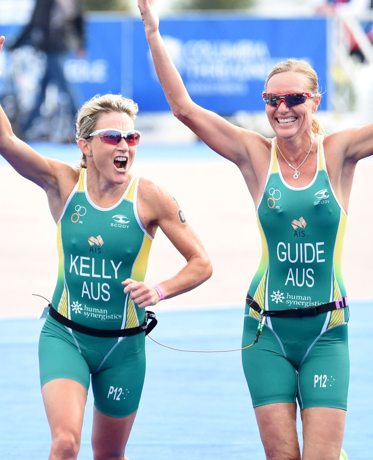 Australian duo surge to historic Triathlon gold
