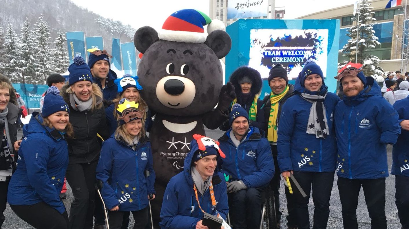 Gift of Indigenous artwork for Paralympic Village Mayor