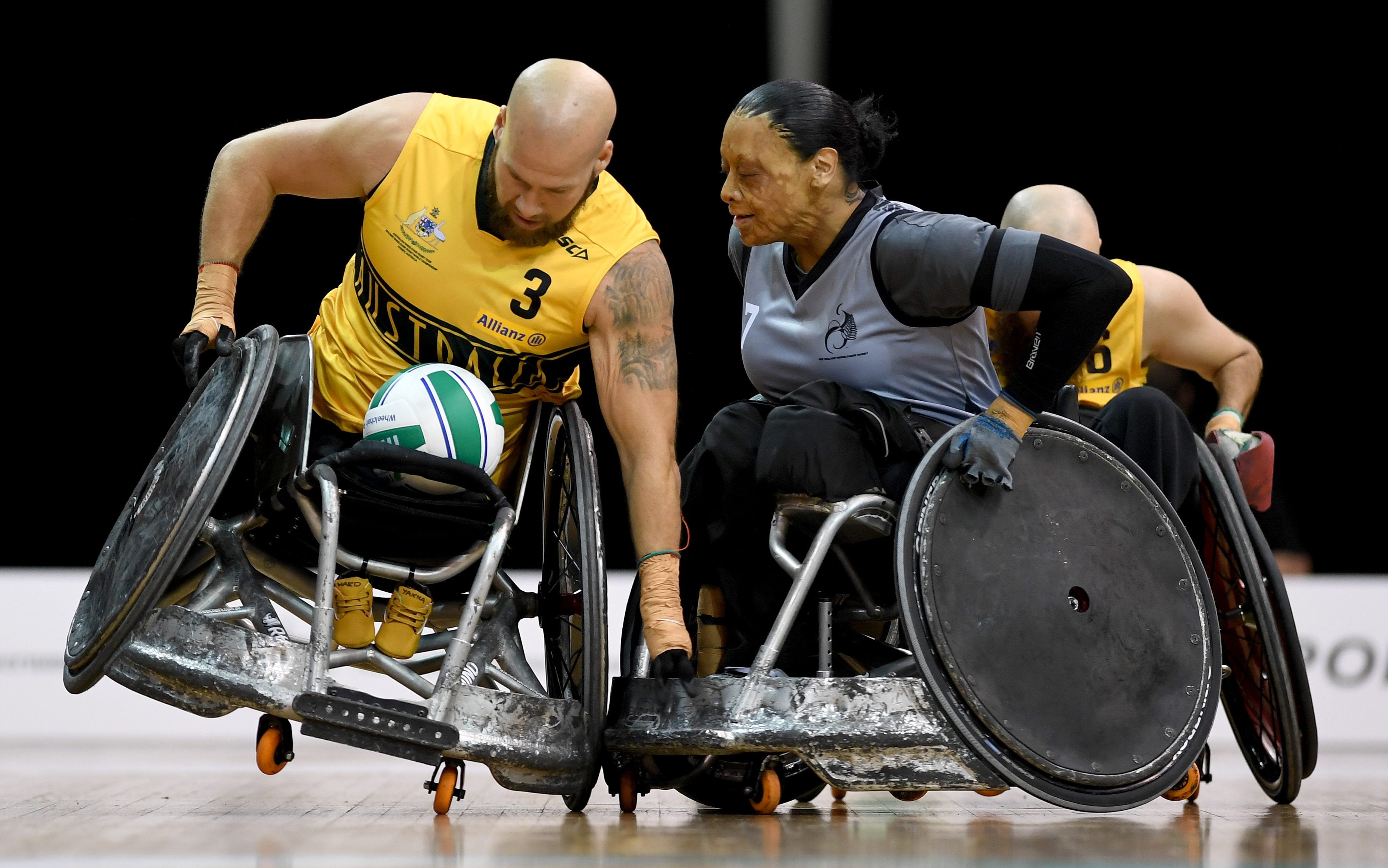 Steelers begin World Champs defence with dominant victory