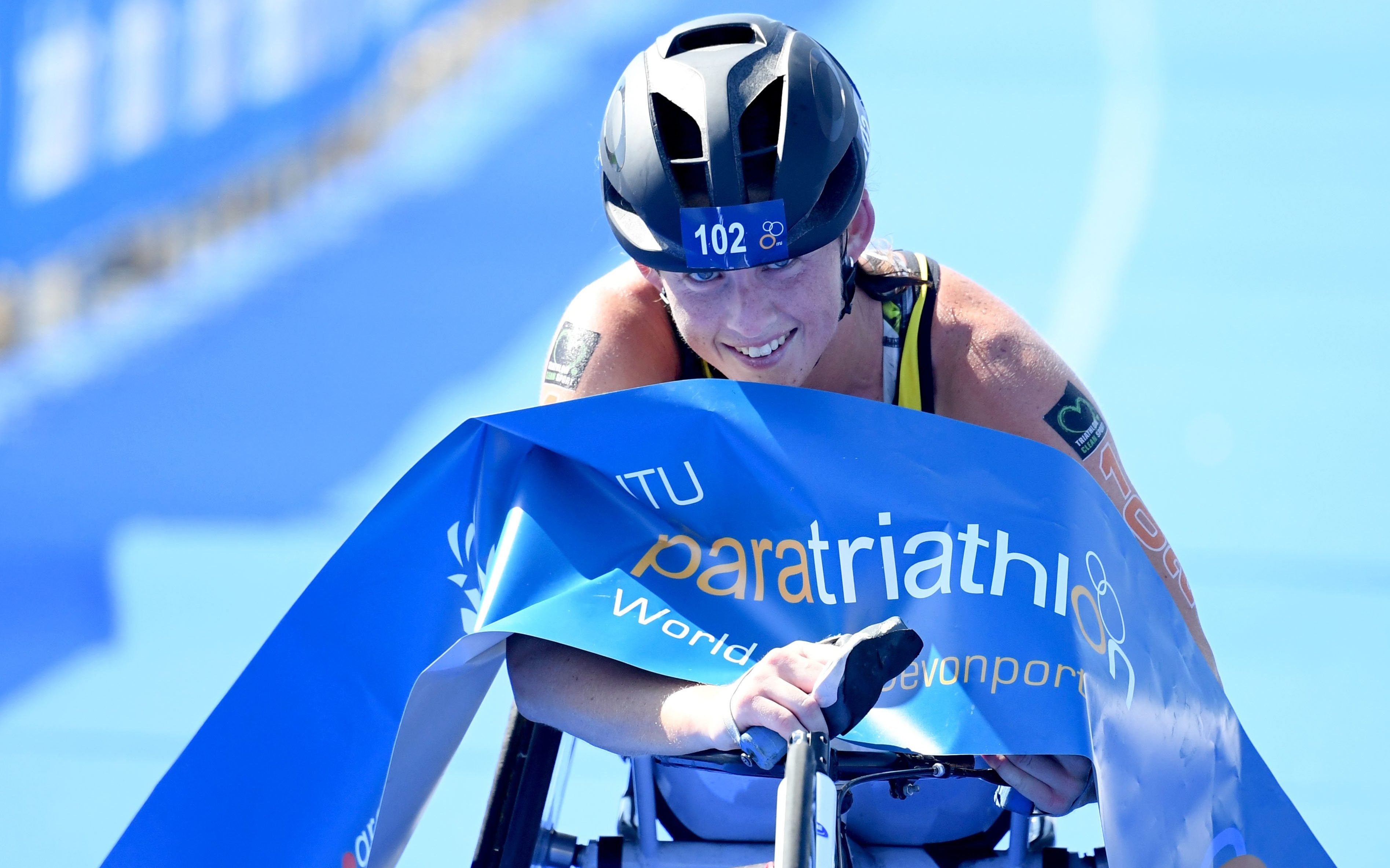 Aussies power home in Devonport