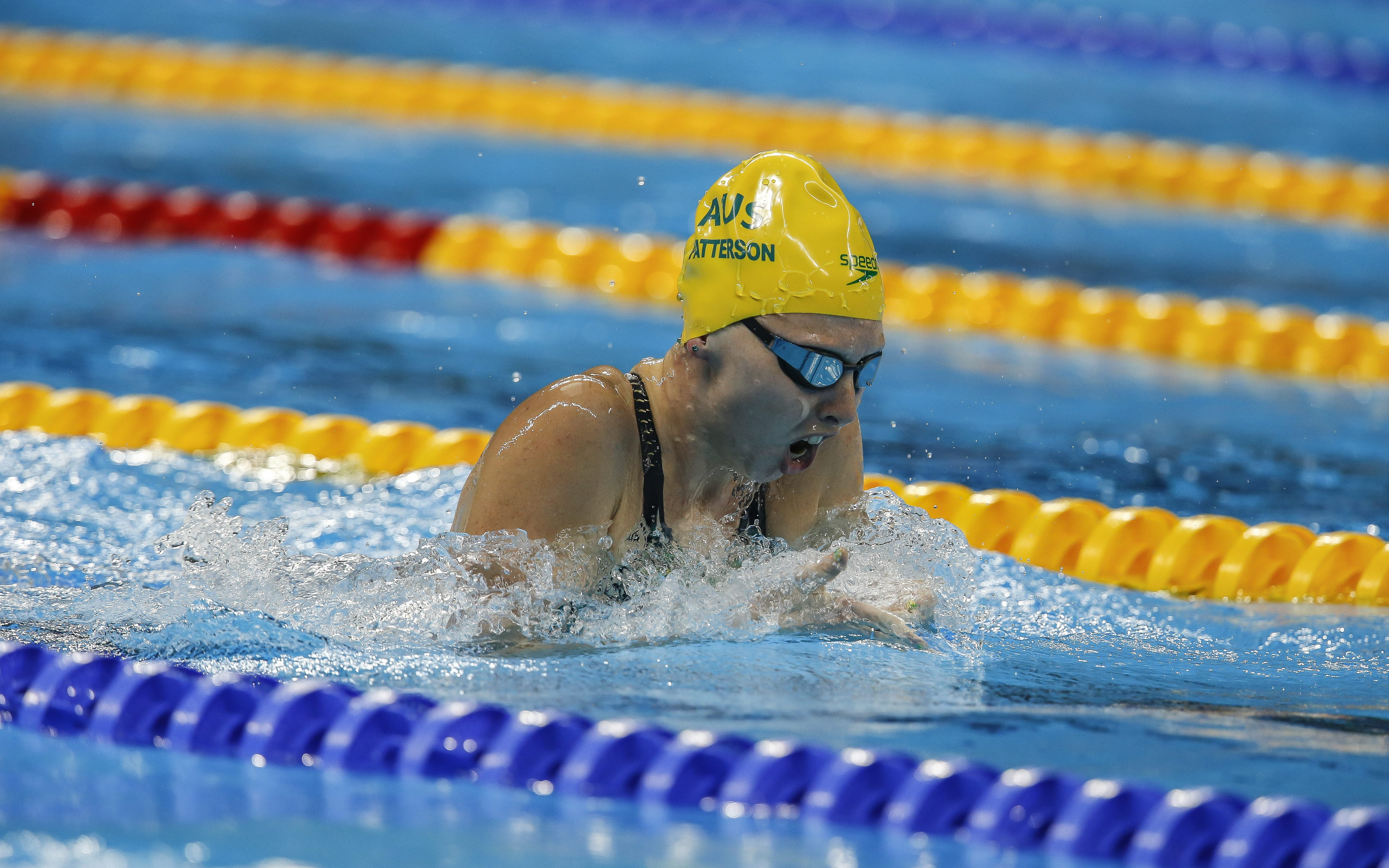 Dolphins land in London as World Championships loom