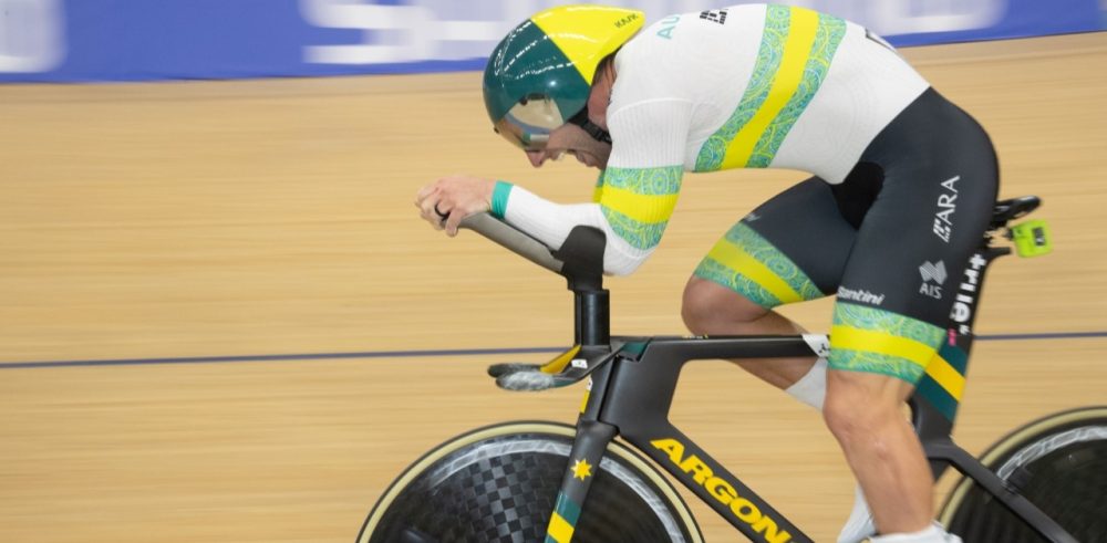 Side profile of Michael Shippley racing in the - Men C4 1000m Time Trial.