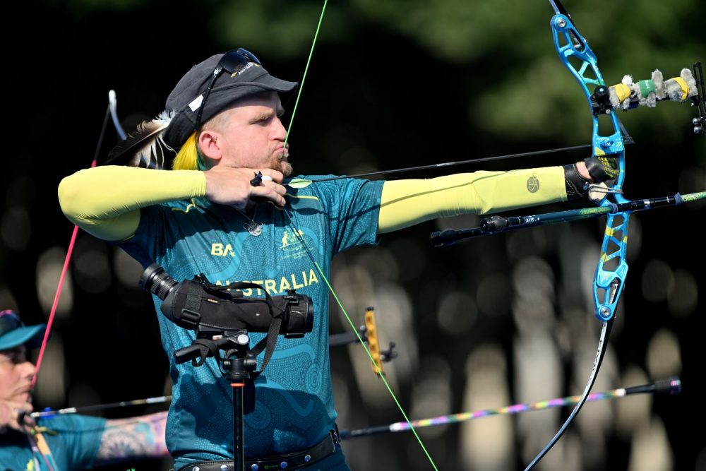 Para-archer Taymon Kenton-Smith takes aim.