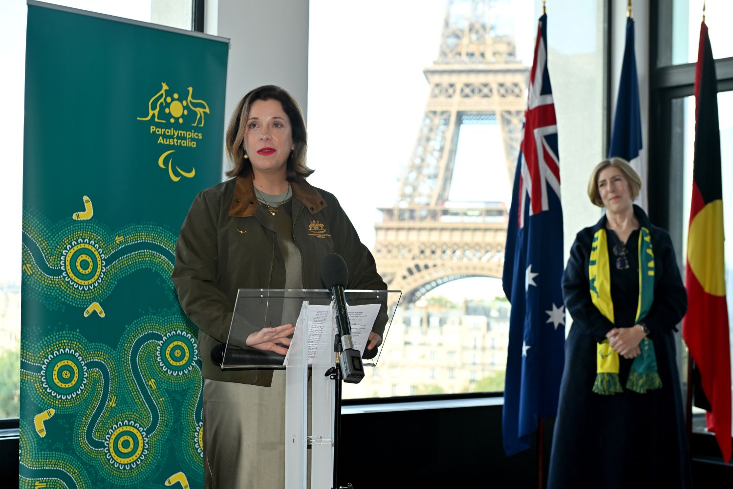 Minister Wells To Push Ahead On Runway To Brisbane 2032