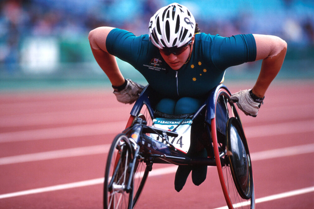 Louise Sauvage wheelchair racing at the Sydney 2000 Paralympic Games